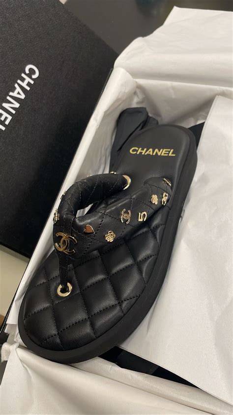 chanel flip flops